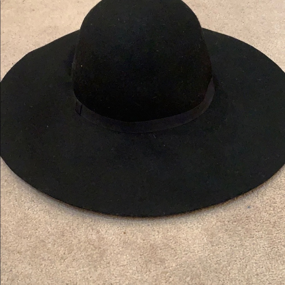 Large Felt Hat - Picture 2 of 4
